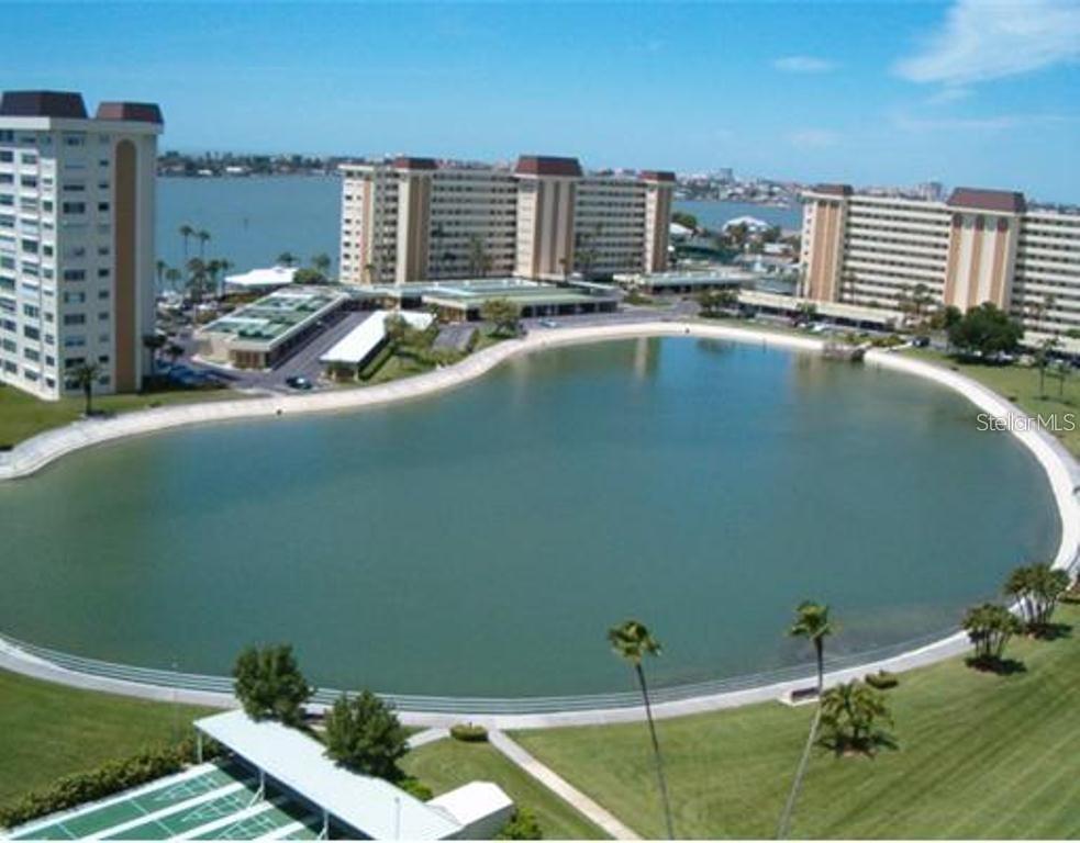 Image 27 of 30 For 4750 Cove Circle 303