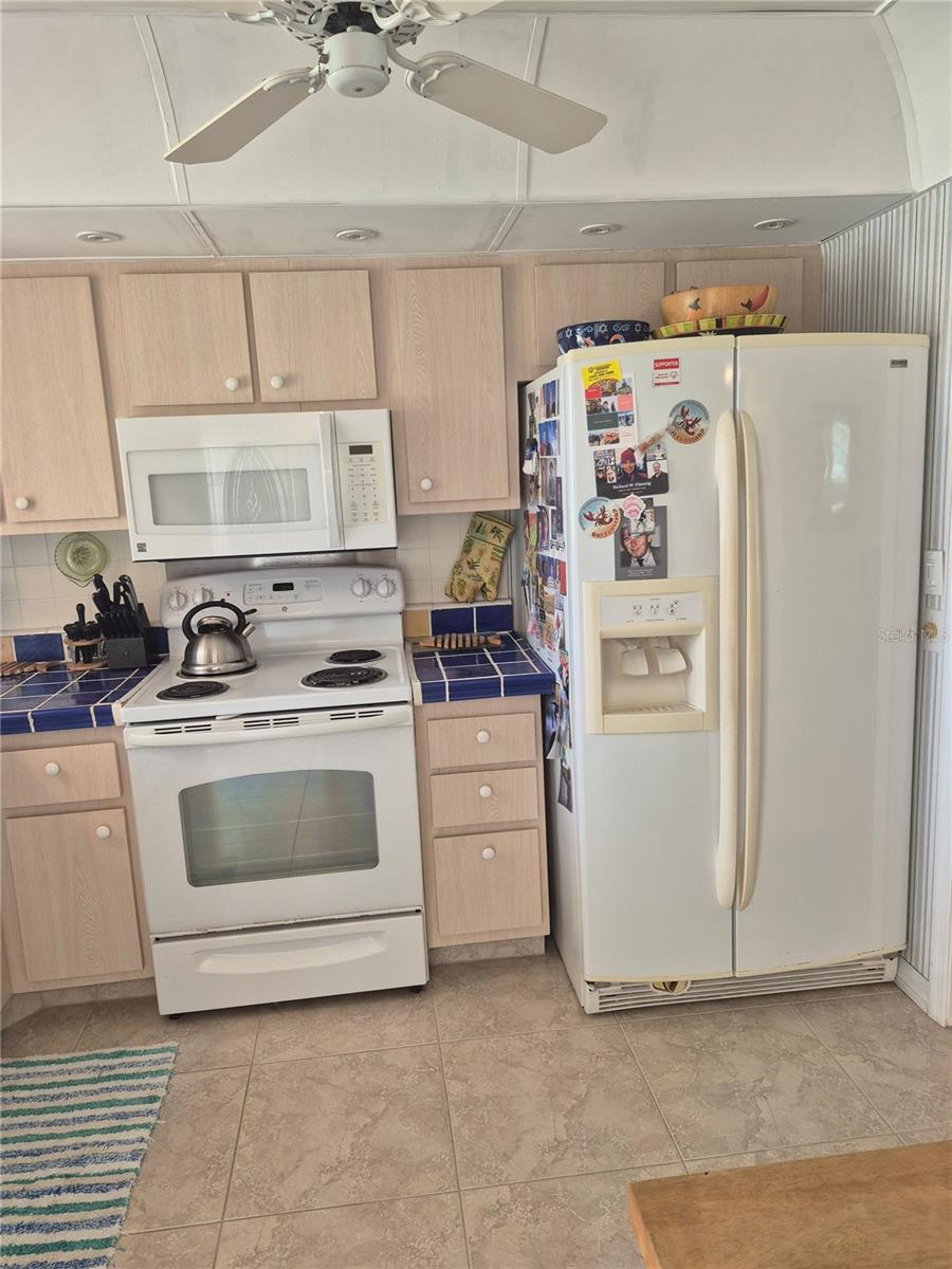 Image 5 of 30 For 4750 Cove Circle 303