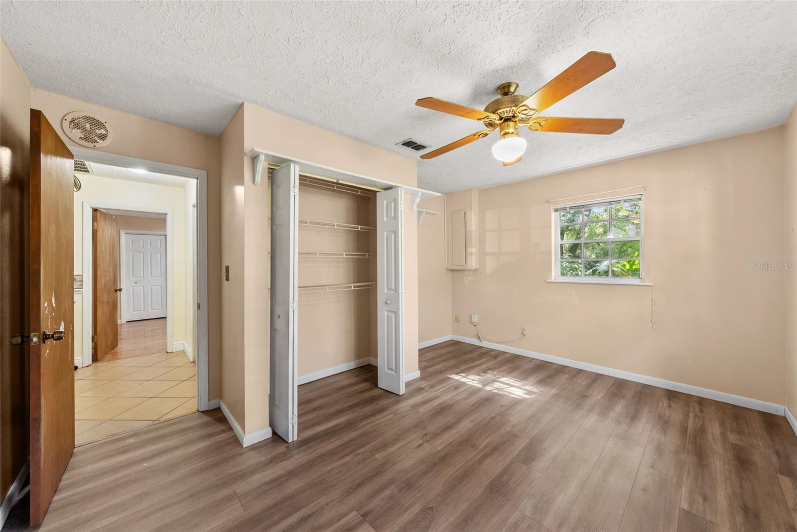 Image 20 of 58 For 11207 Pinto Drive