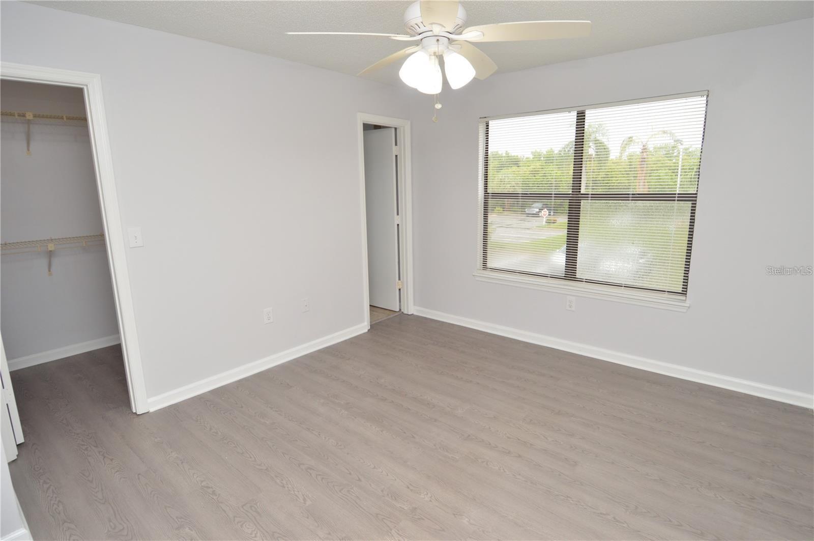 Image 32 of 100 For 11901 4th Street N 2208