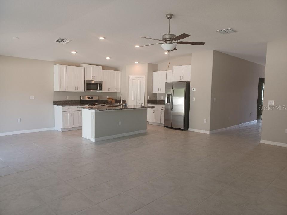 Image 3 of 17 For 5428 Amaryllis Garden Street