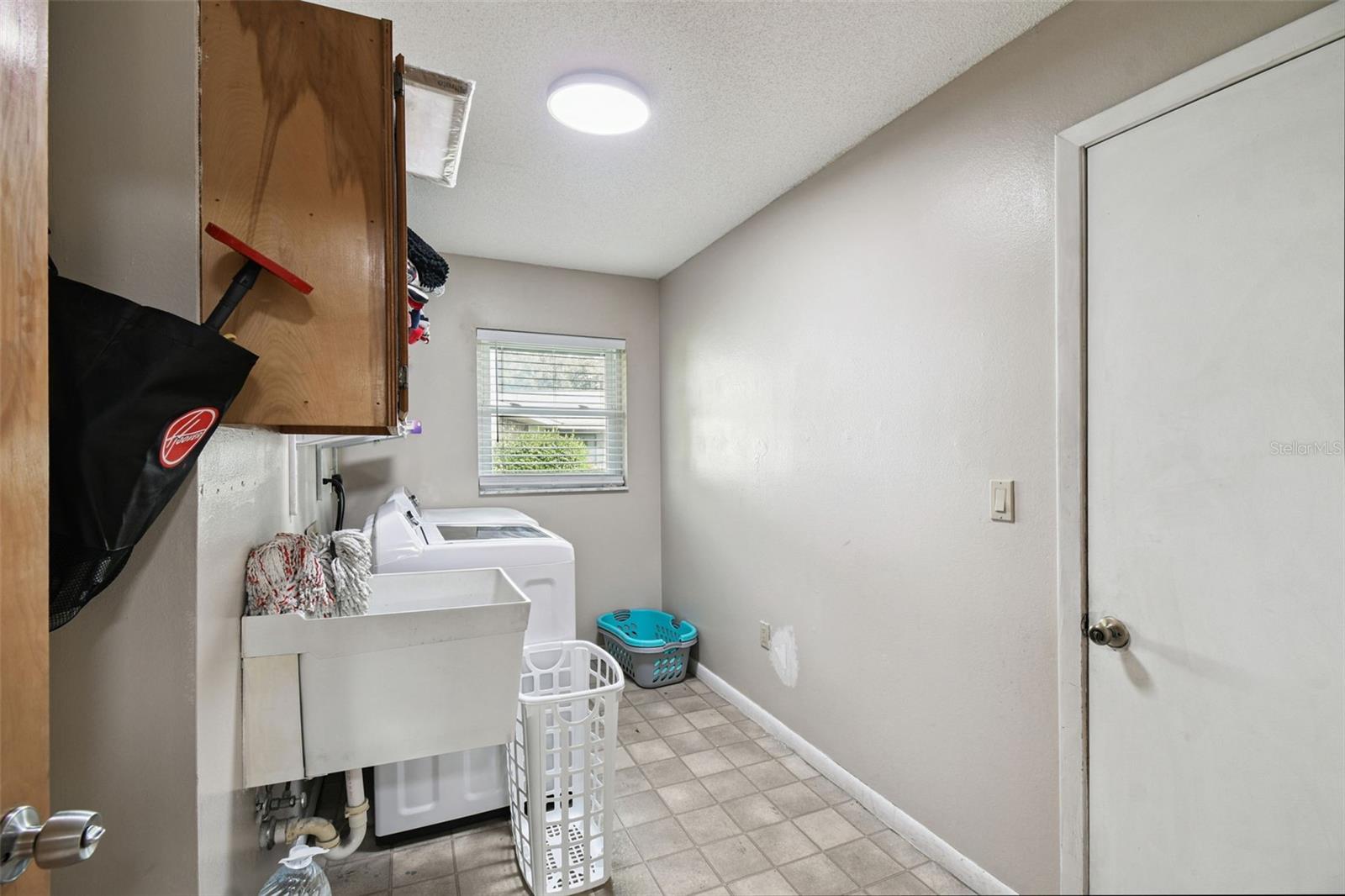 Image 19 of 24 For 7130 Lexington Circle