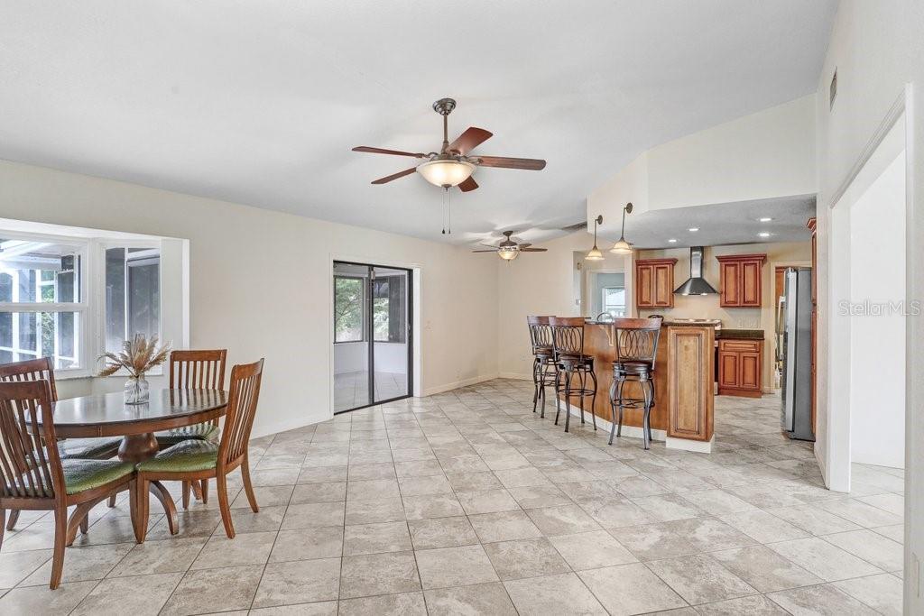 Image 10 of 40 For 8012 Holly Ridge Drive