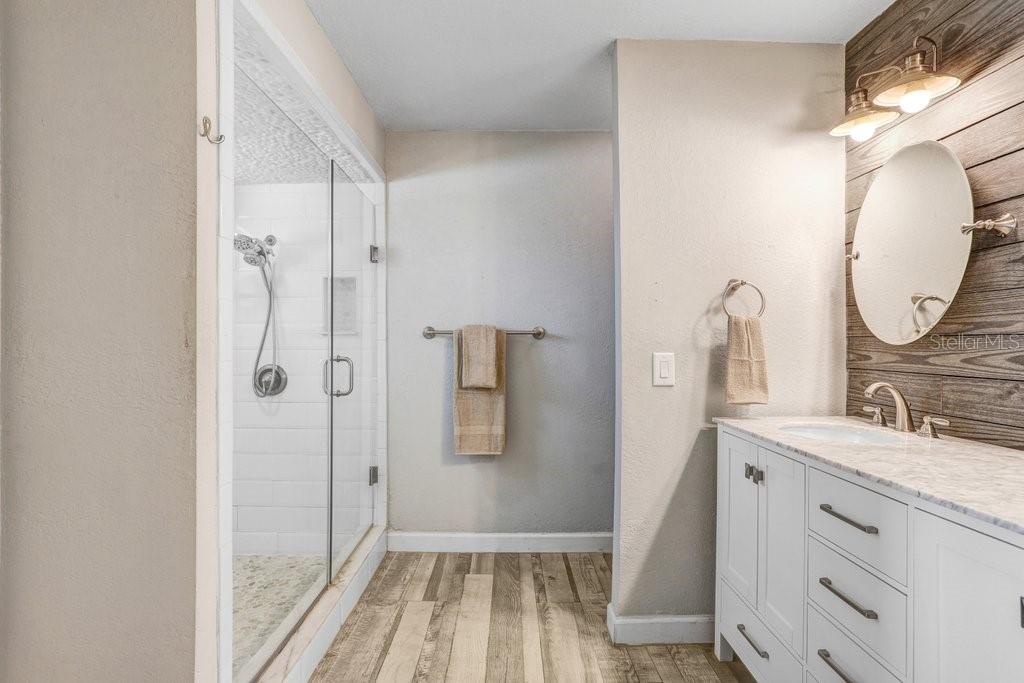 Image 17 of 40 For 8012 Holly Ridge Drive