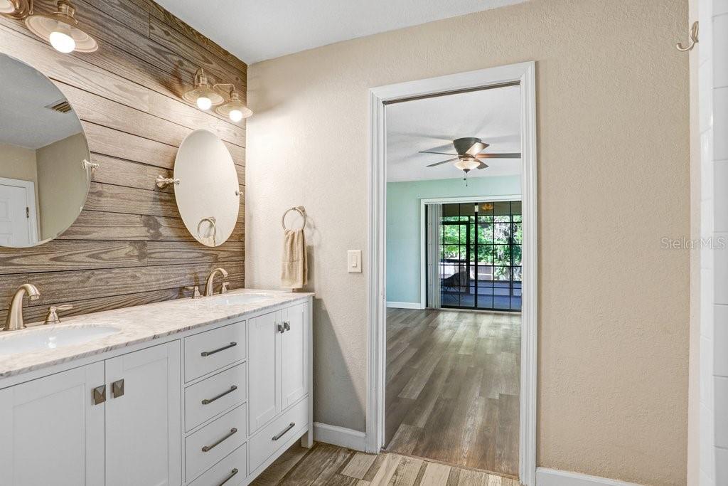 Image 18 of 40 For 8012 Holly Ridge Drive
