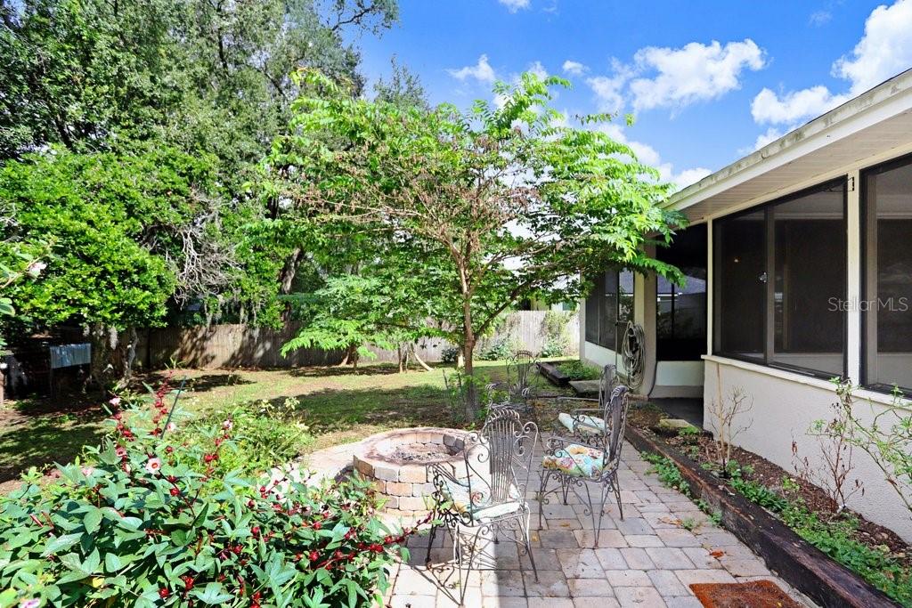 Image 28 of 40 For 8012 Holly Ridge Drive