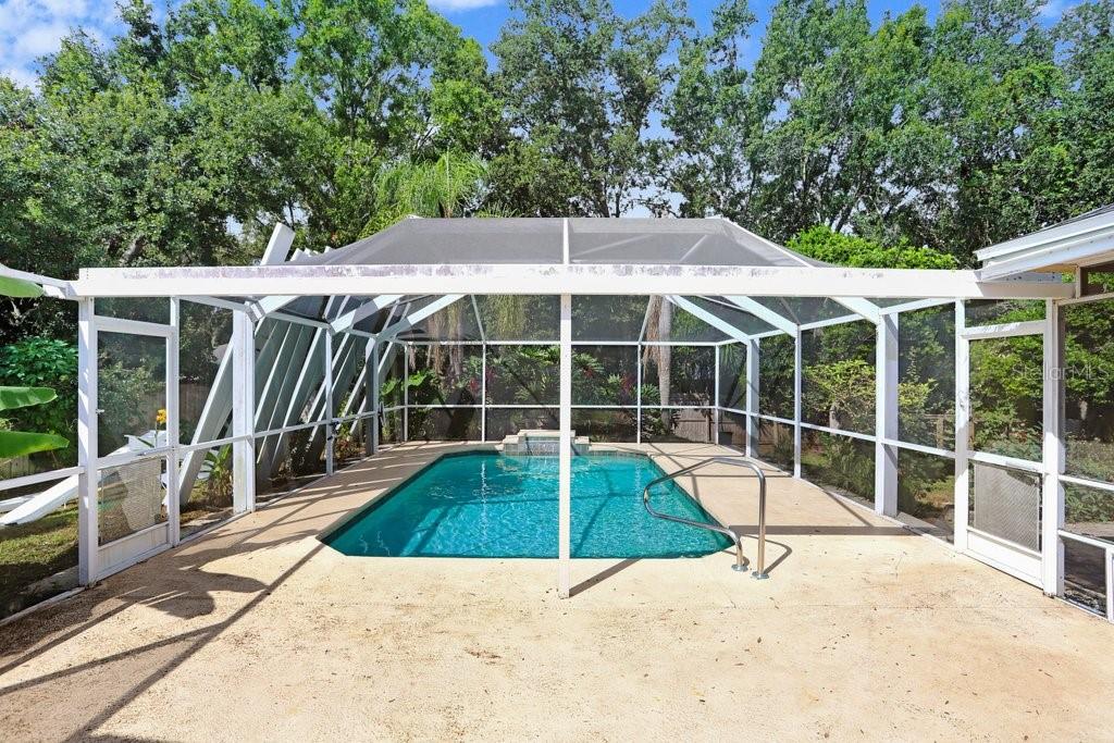 Image 31 of 40 For 8012 Holly Ridge Drive