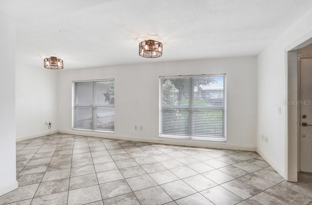 Image 6 of 40 For 8012 Holly Ridge Drive