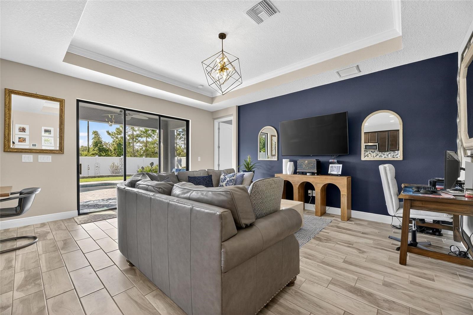 Image 11 of 77 For 11239 Paddock Manor Avenue