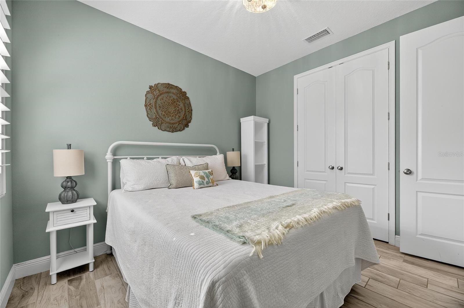 Image 33 of 77 For 11239 Paddock Manor Avenue
