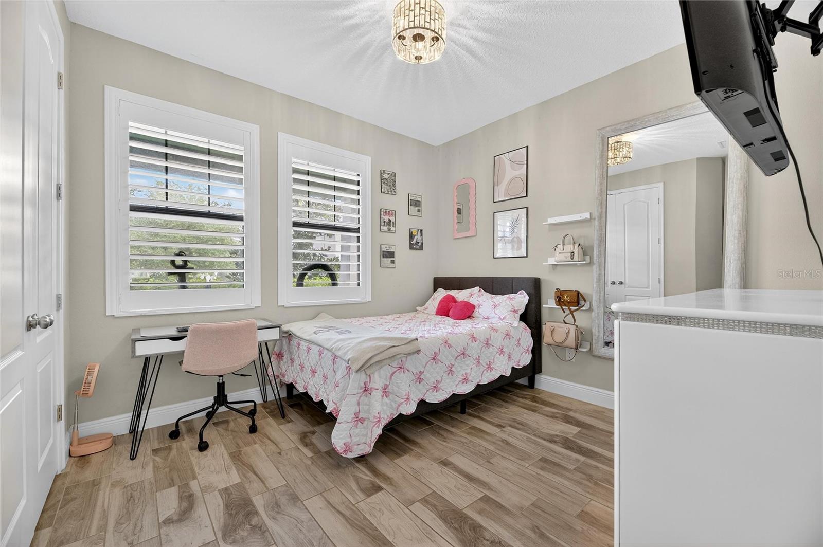 Image 39 of 77 For 11239 Paddock Manor Avenue