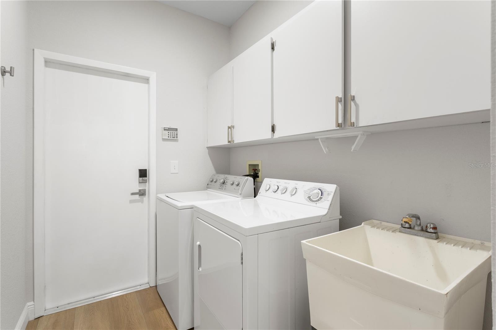 Image 37 of 67 For 15709 Muirfield Drive