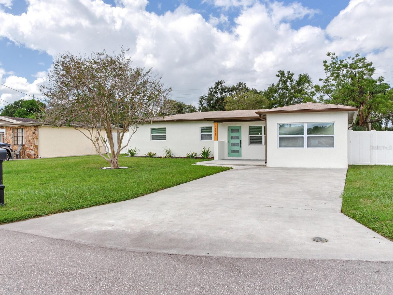 Image 2 of 43 For 2542 Knollwood Street
