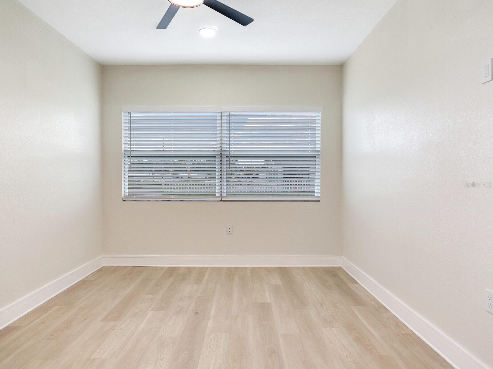 Image 22 of 43 For 2542 Knollwood Street