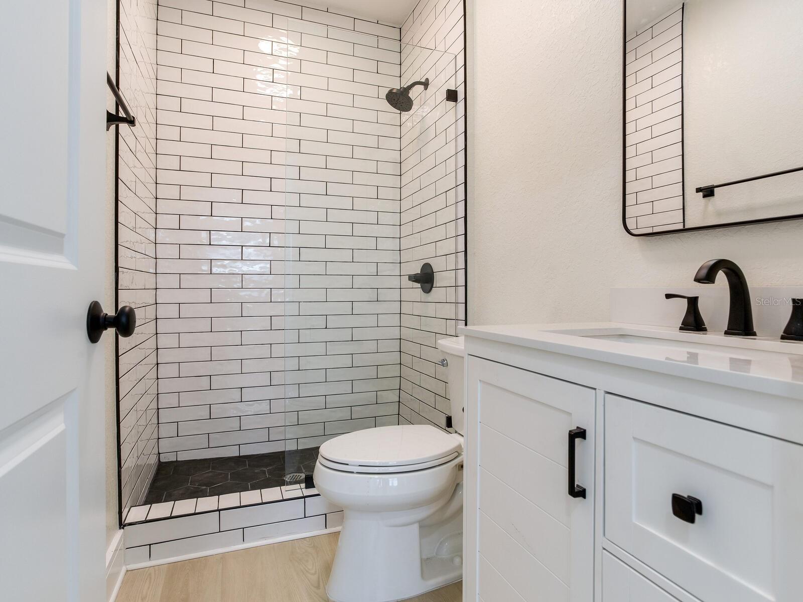 Image 24 of 43 For 2542 Knollwood Street