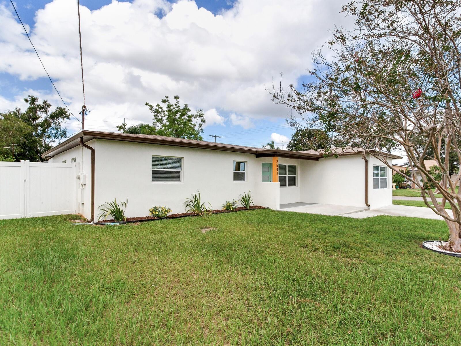 Image 3 of 43 For 2542 Knollwood Street