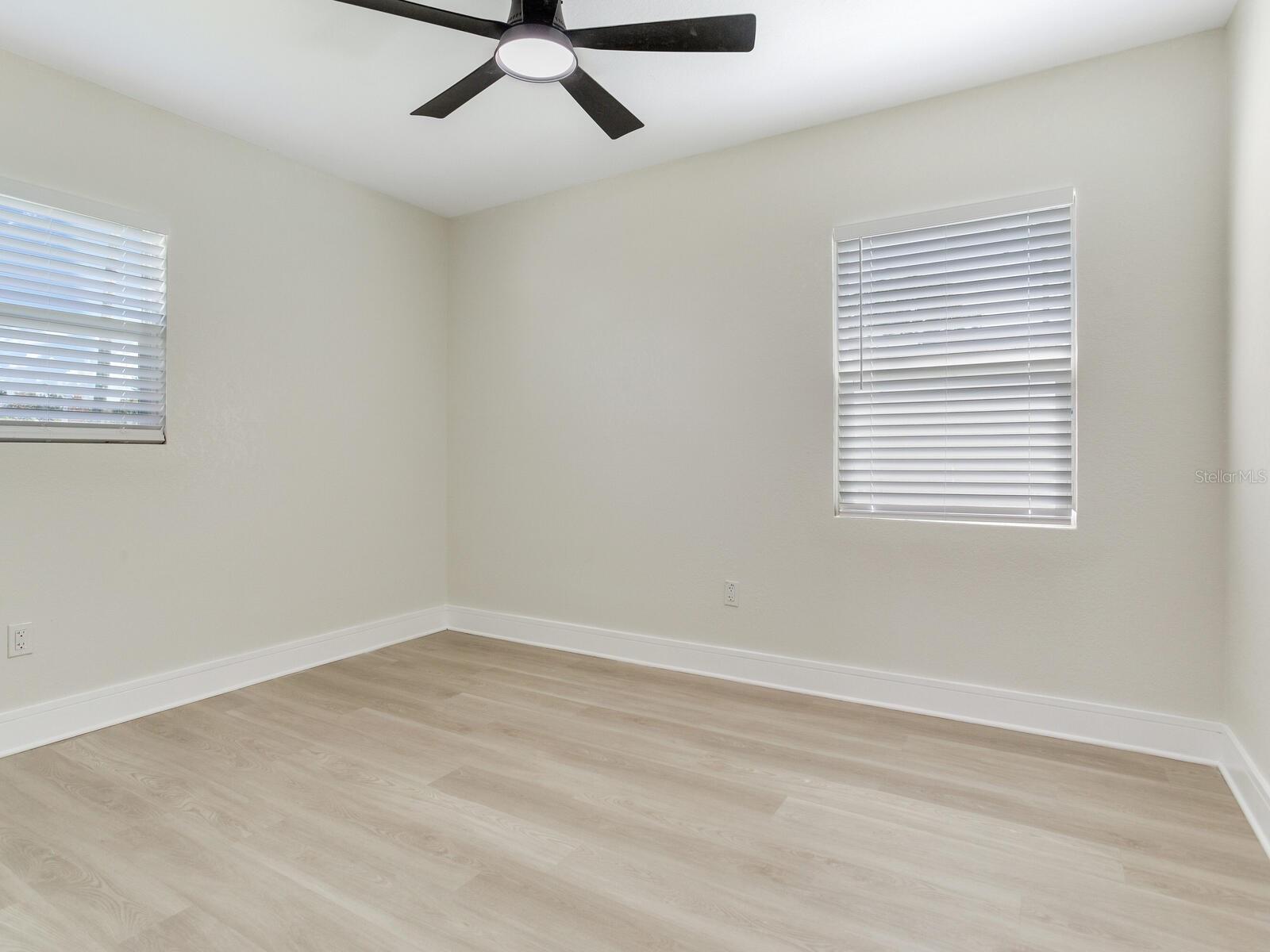 Image 30 of 43 For 2542 Knollwood Street