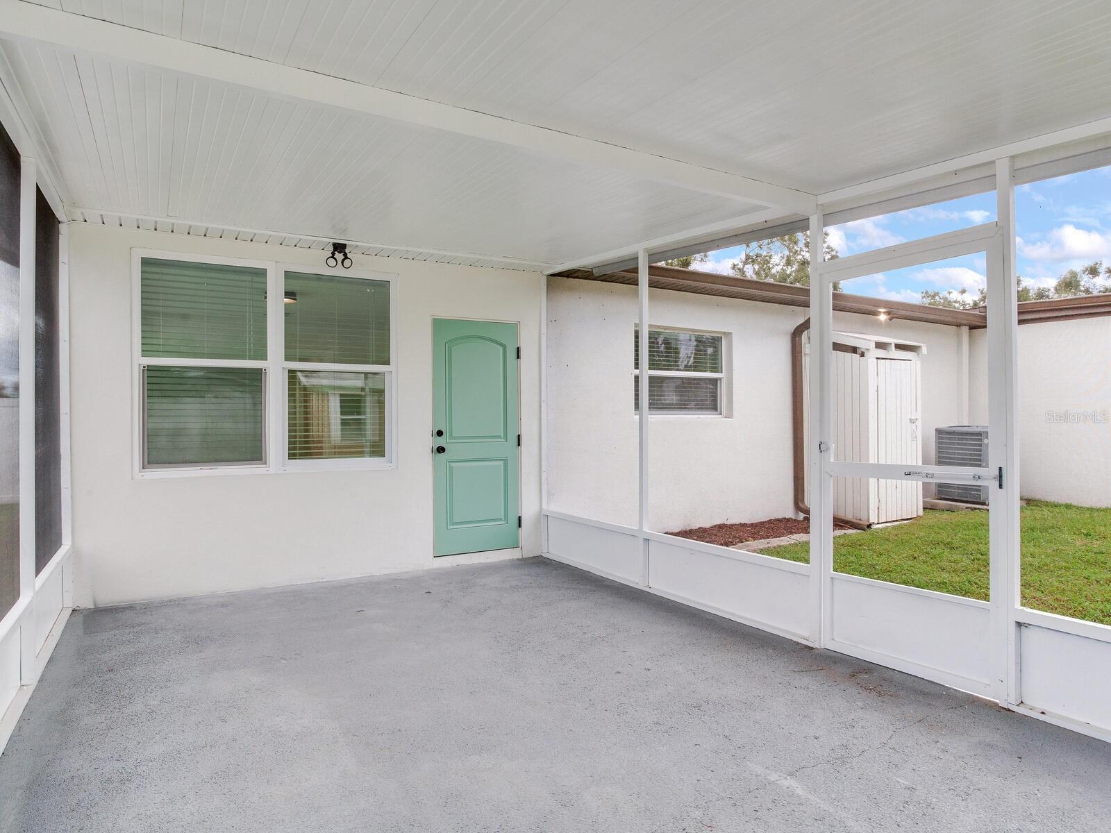 Image 39 of 43 For 2542 Knollwood Street
