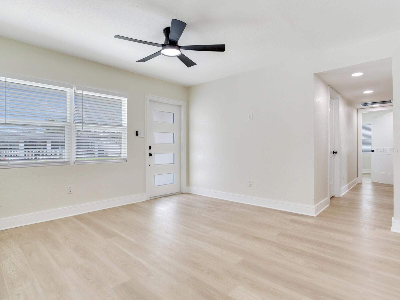 Image 7 of 43 For 2542 Knollwood Street