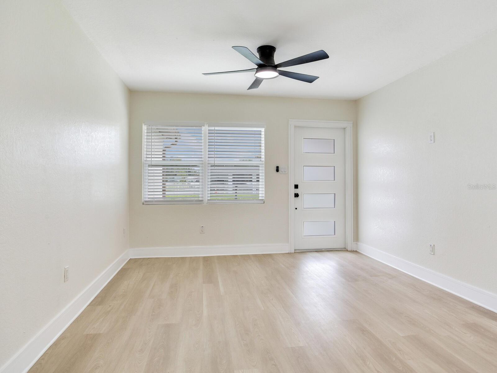 Image 8 of 43 For 2542 Knollwood Street