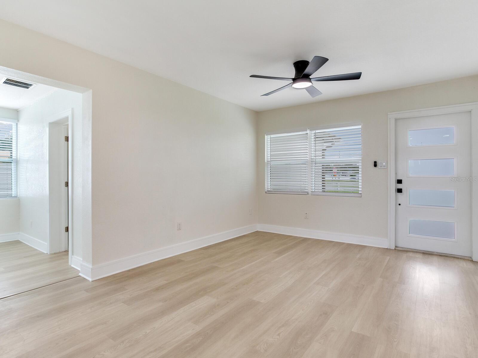 Image 9 of 43 For 2542 Knollwood Street