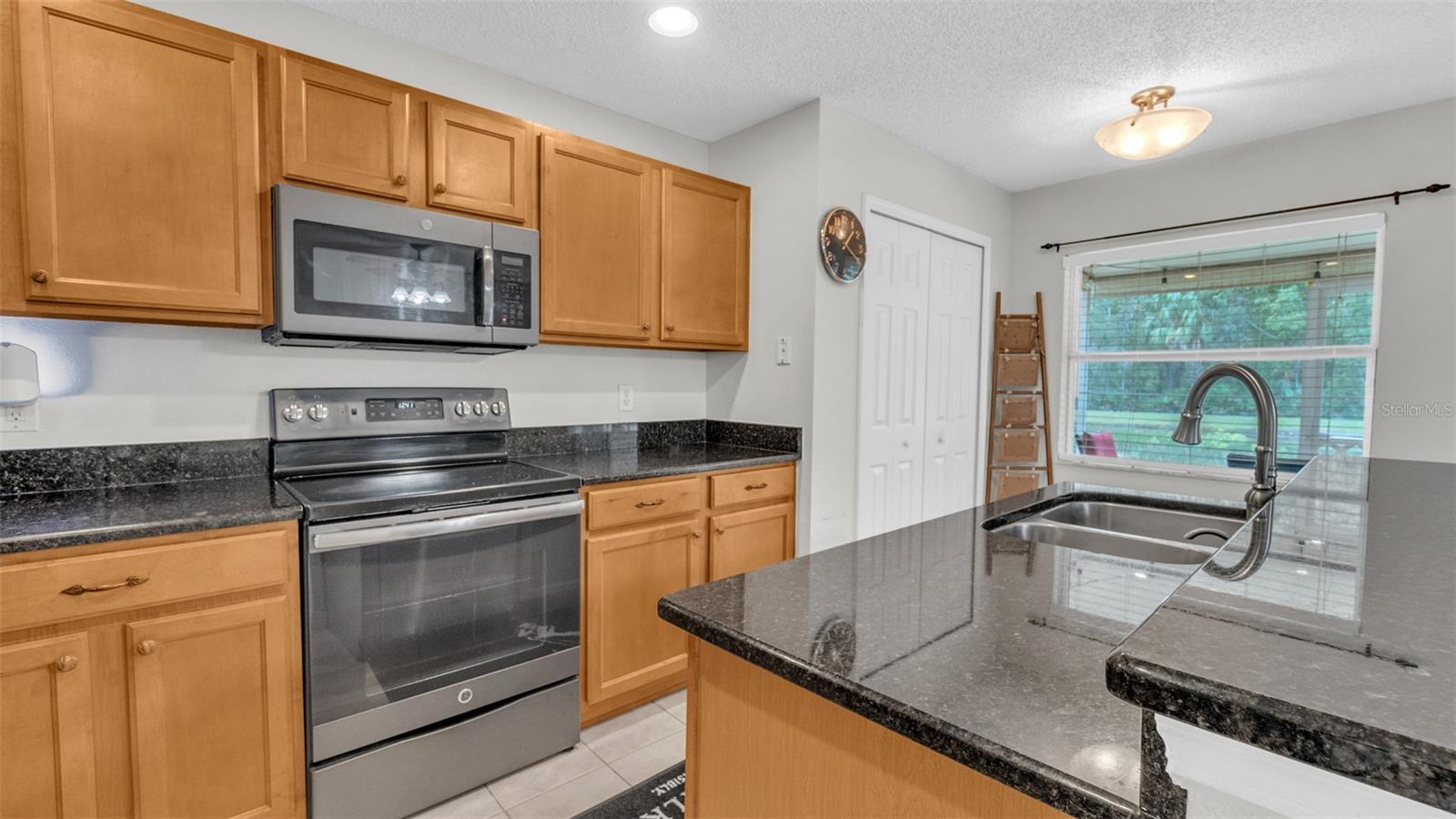 Image 11 of 40 For 4349 Silver Falls Drive