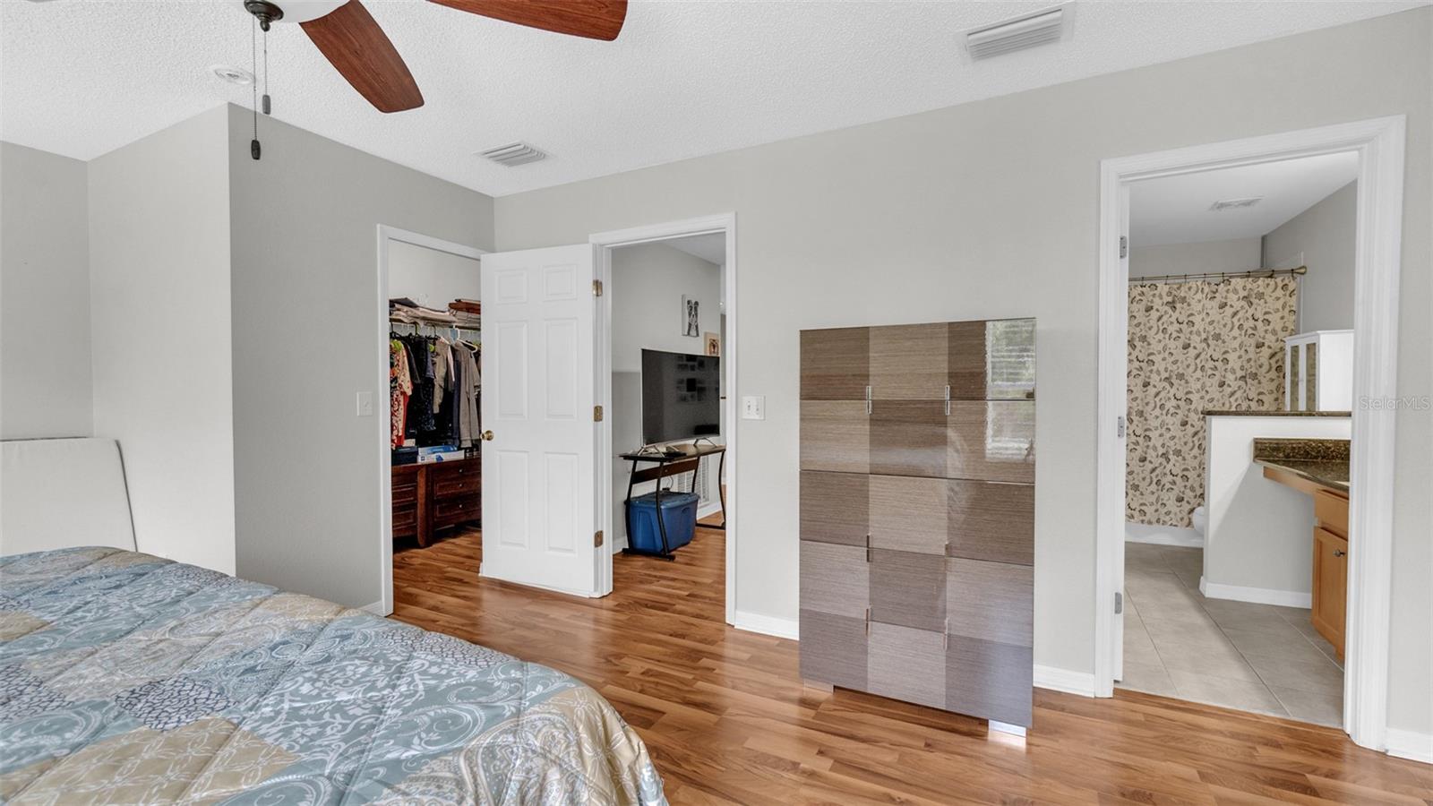 Image 29 of 40 For 4349 Silver Falls Drive