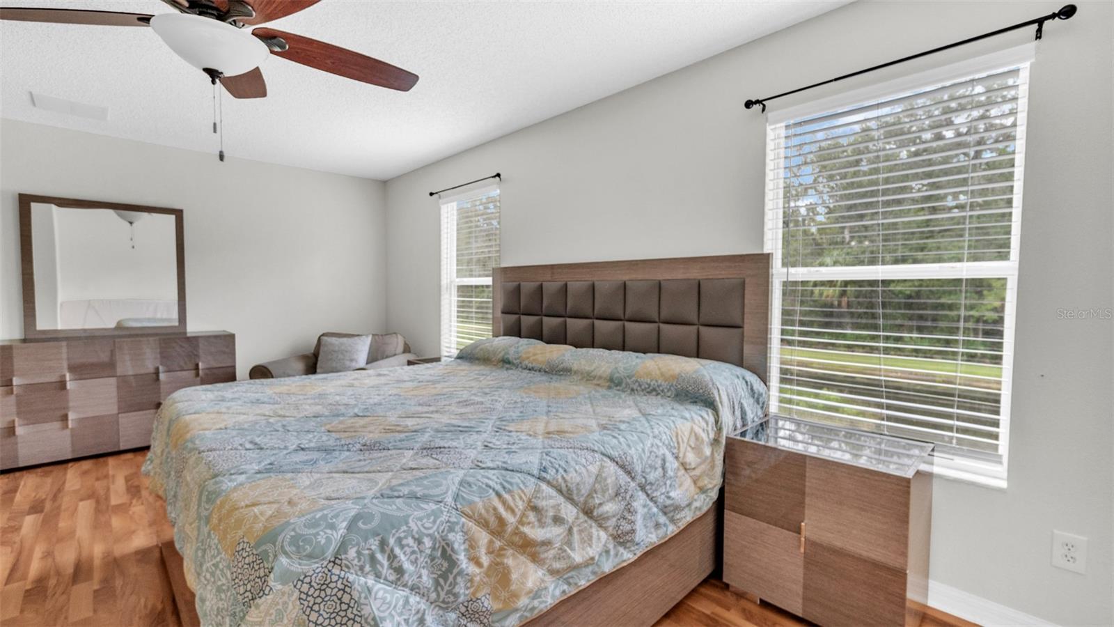 Image 34 of 40 For 4349 Silver Falls Drive