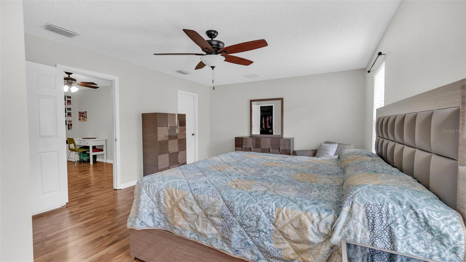 Image 35 of 40 For 4349 Silver Falls Drive