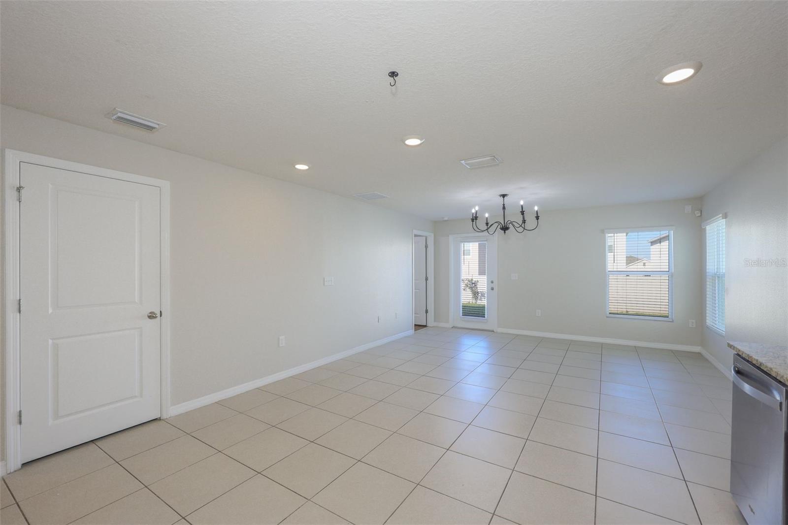 Image 10 of 35 For 17071 Oval Rum Drive