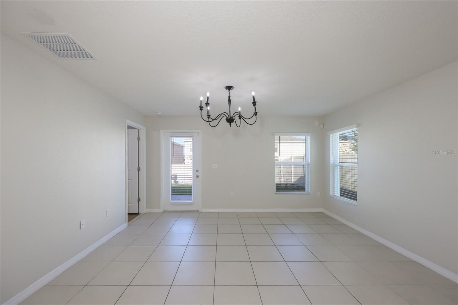 Image 11 of 35 For 17071 Oval Rum Drive