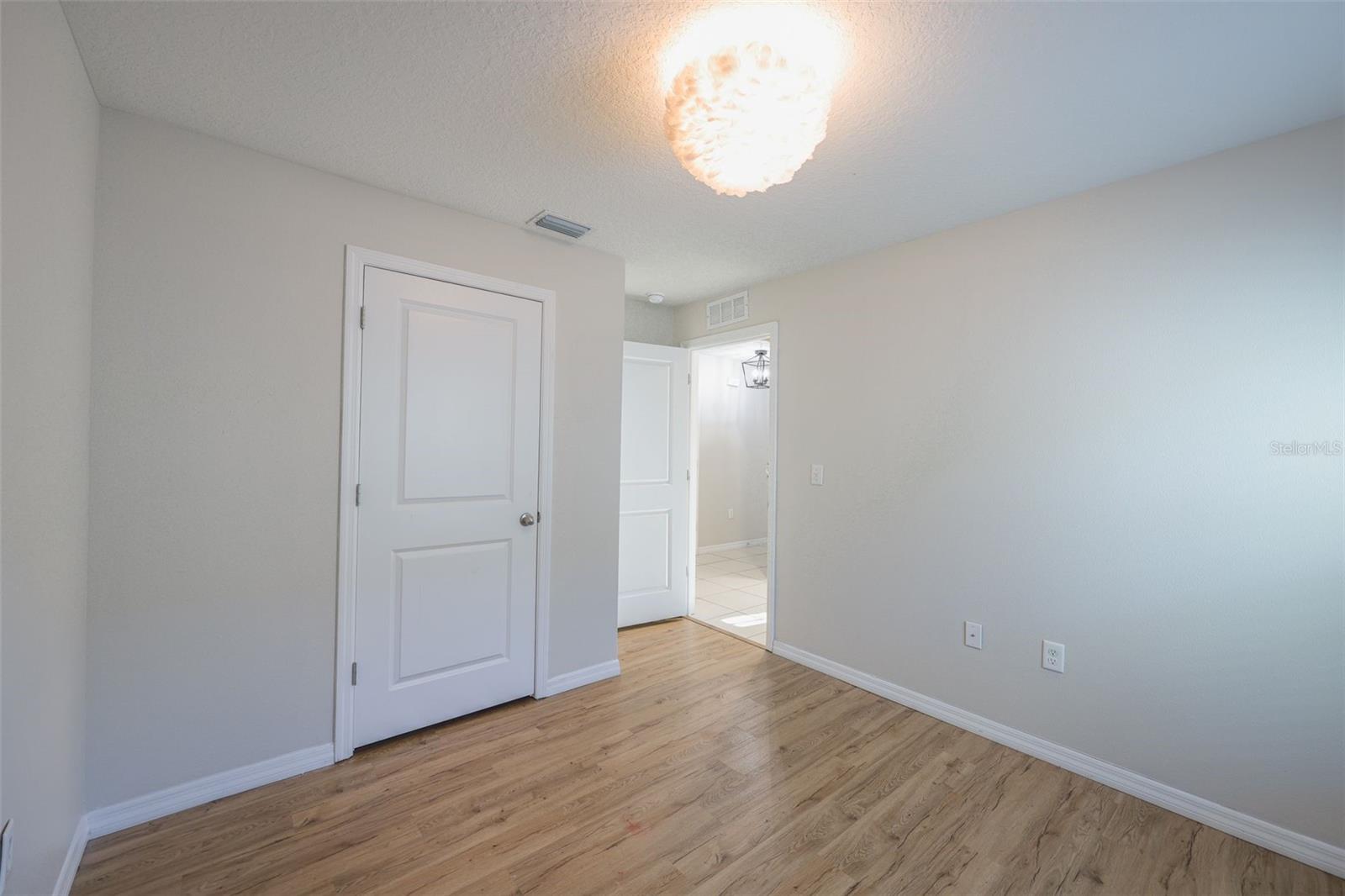 Image 16 of 35 For 17071 Oval Rum Drive