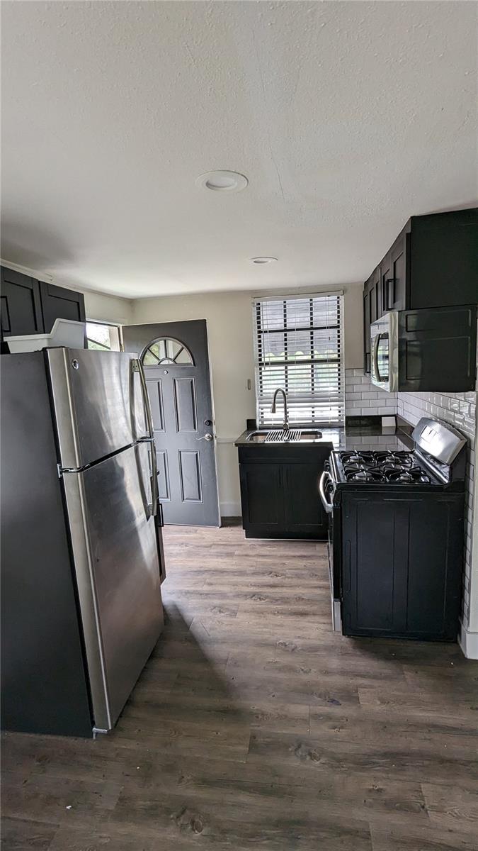 Listing photo id 3 for 1020 Rome Avenue Half