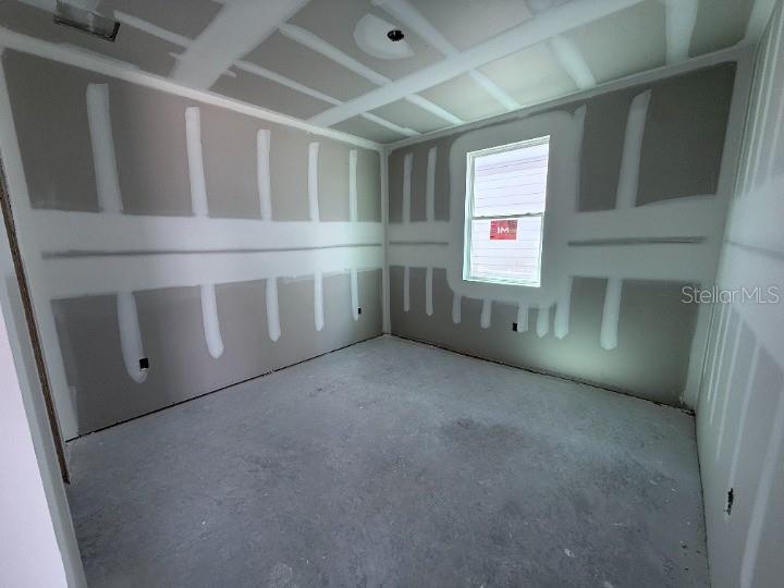 Image 17 of 27 For 22109 Amberbush Ct.