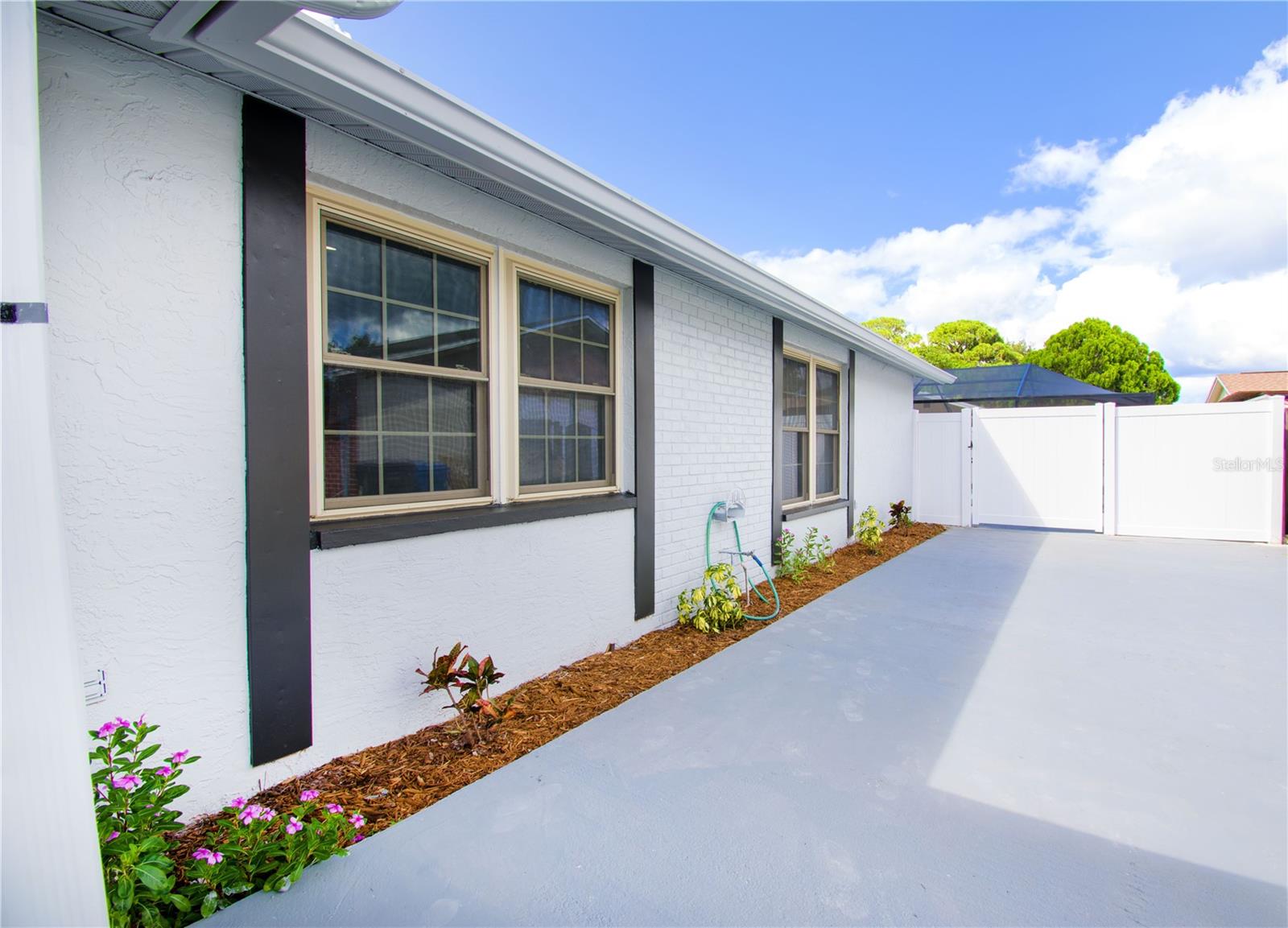 Image 24 of 30 For 9409 Lonsdale Court