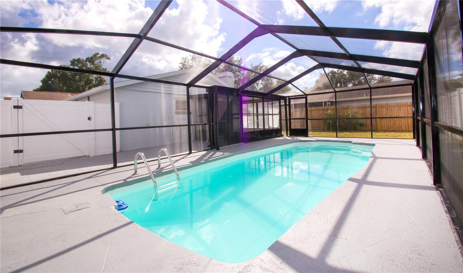 Image 28 of 30 For 9409 Lonsdale Court