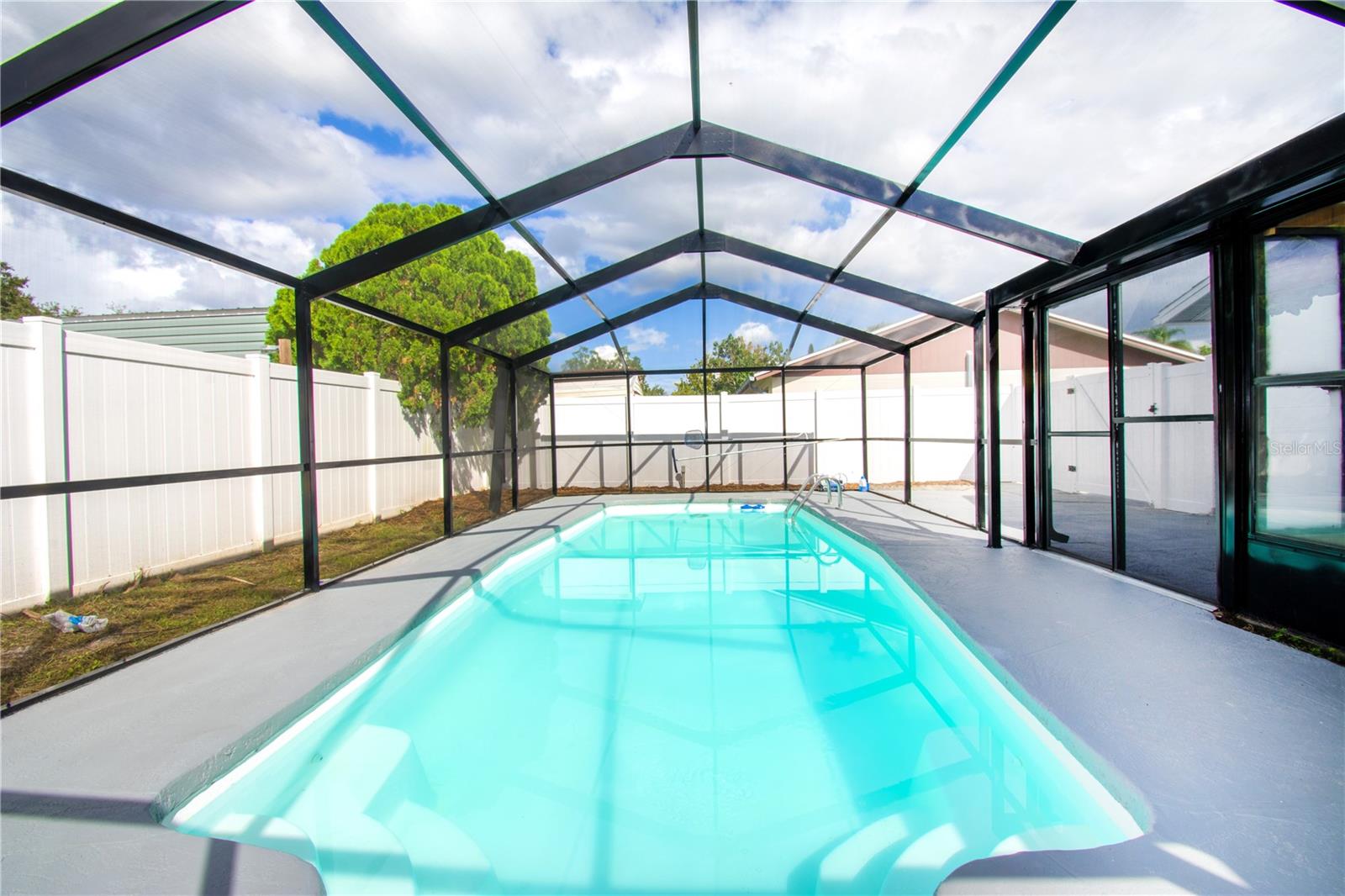 Image 29 of 30 For 9409 Lonsdale Court