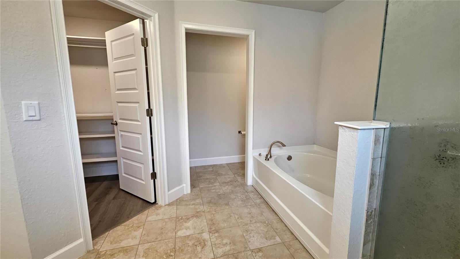 Image 21 of 38 For 5050 Sw 91st St