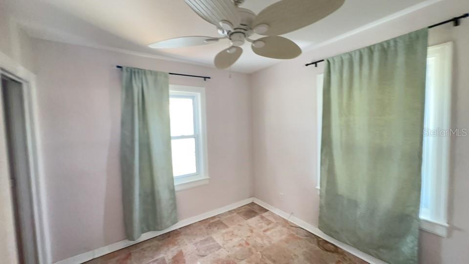 Image 10 of 18 For 332 Buena Vista Drive S