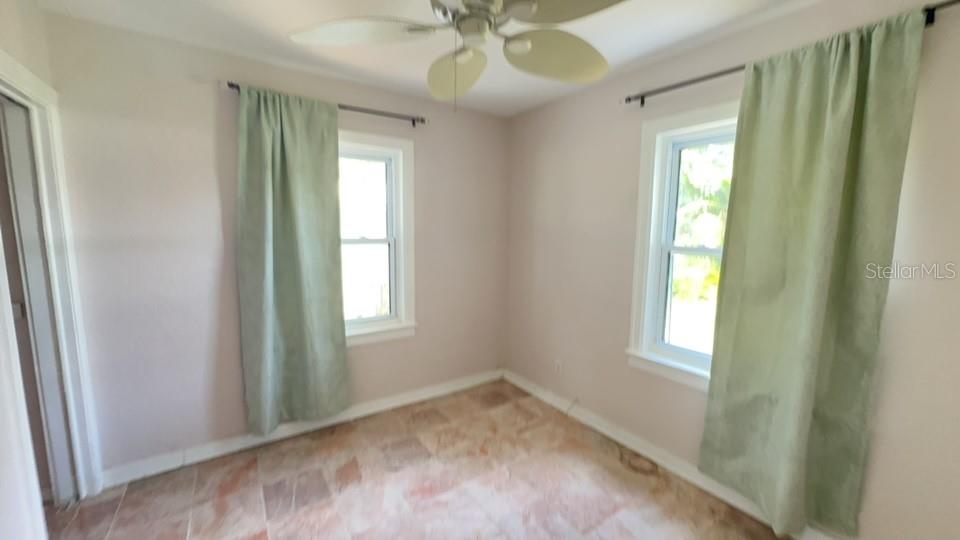 Image 11 of 18 For 332 Buena Vista Drive S