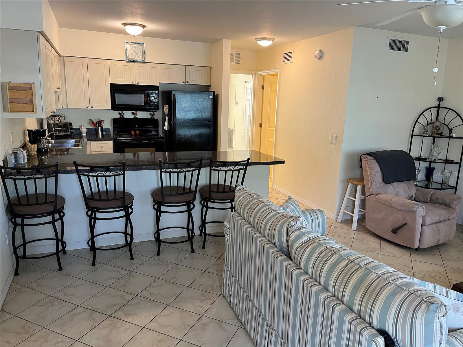 Image 7 of 49 For 2391 Sumatran Way 9
