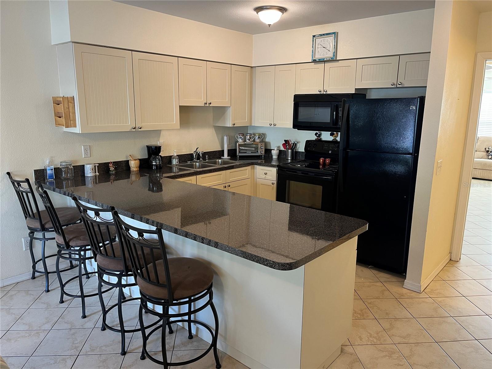 Image 8 of 49 For 2391 Sumatran Way 9