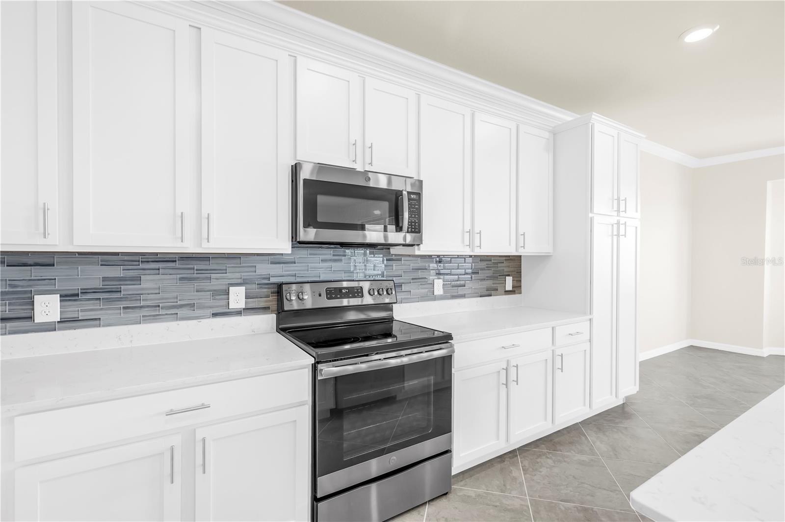 Image 15 of 59 For 1030 Tidewater Shores Loop 406