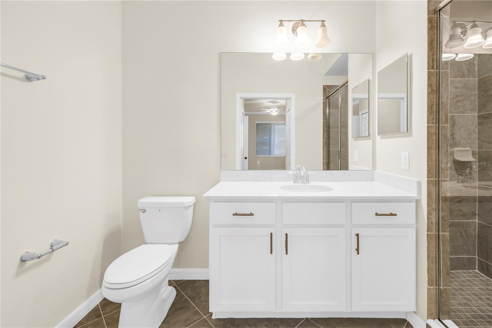 Image 28 of 59 For 1030 Tidewater Shores Loop 406