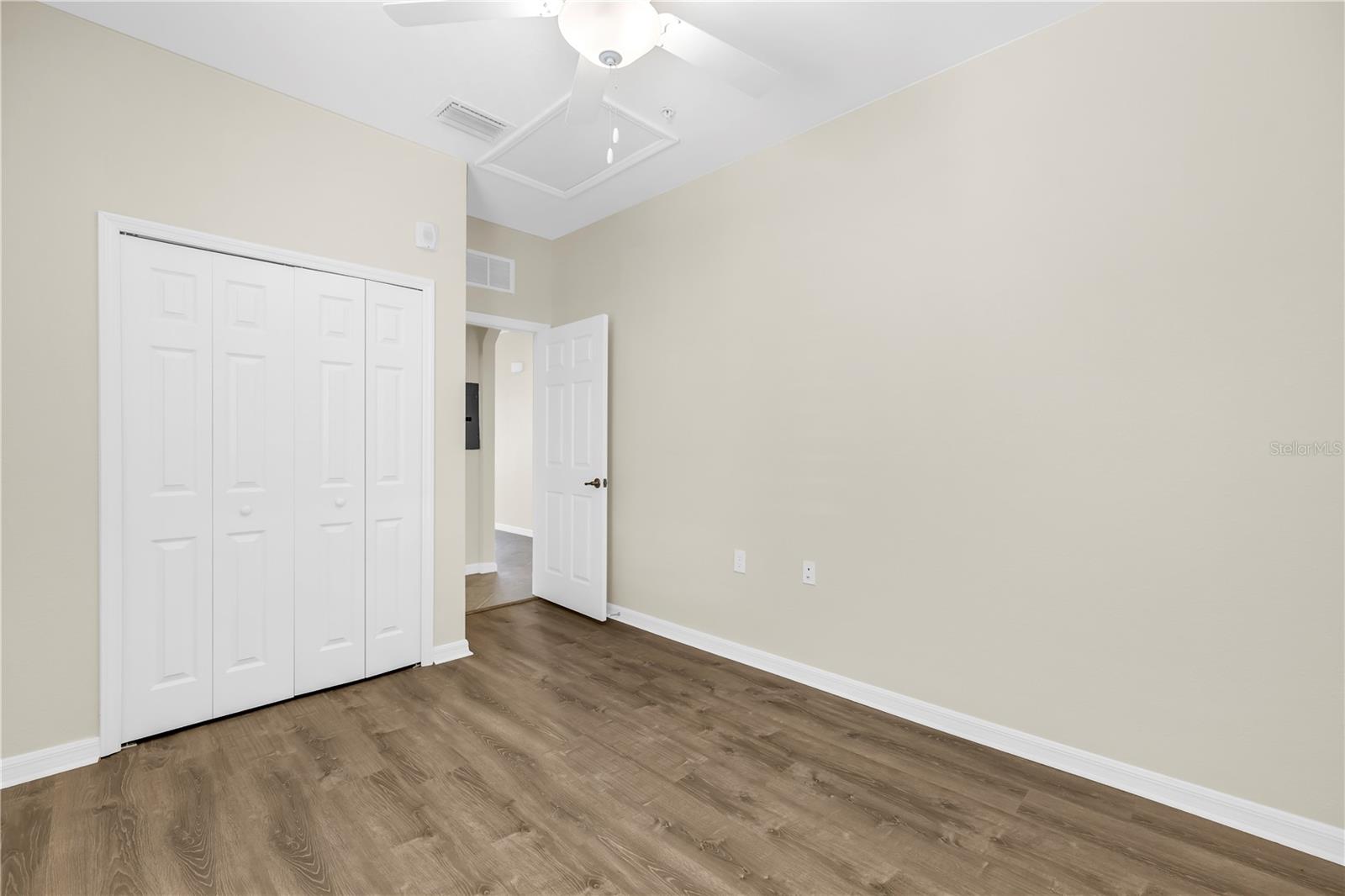 Image 31 of 59 For 1030 Tidewater Shores Loop 406