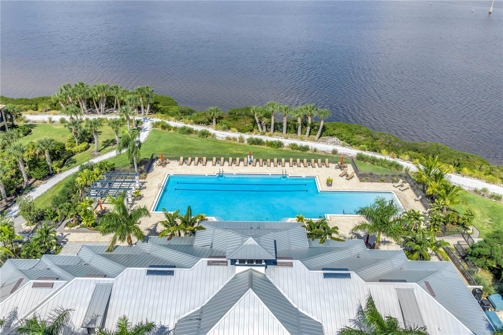 Image 45 of 59 For 1030 Tidewater Shores Loop 406