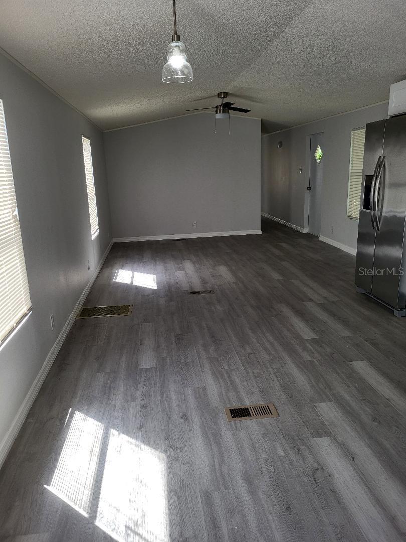 Image 7 of 21 For 848 Center Avenue