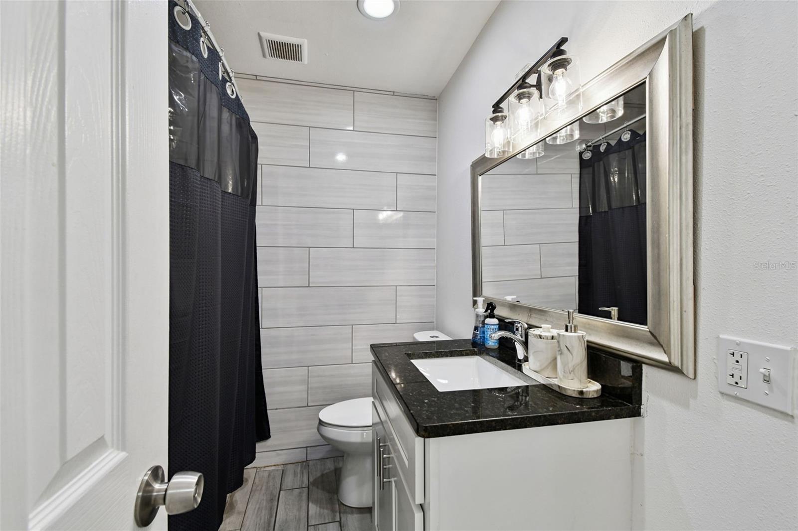 Image 11 of 21 For 4722 Bay Avenue