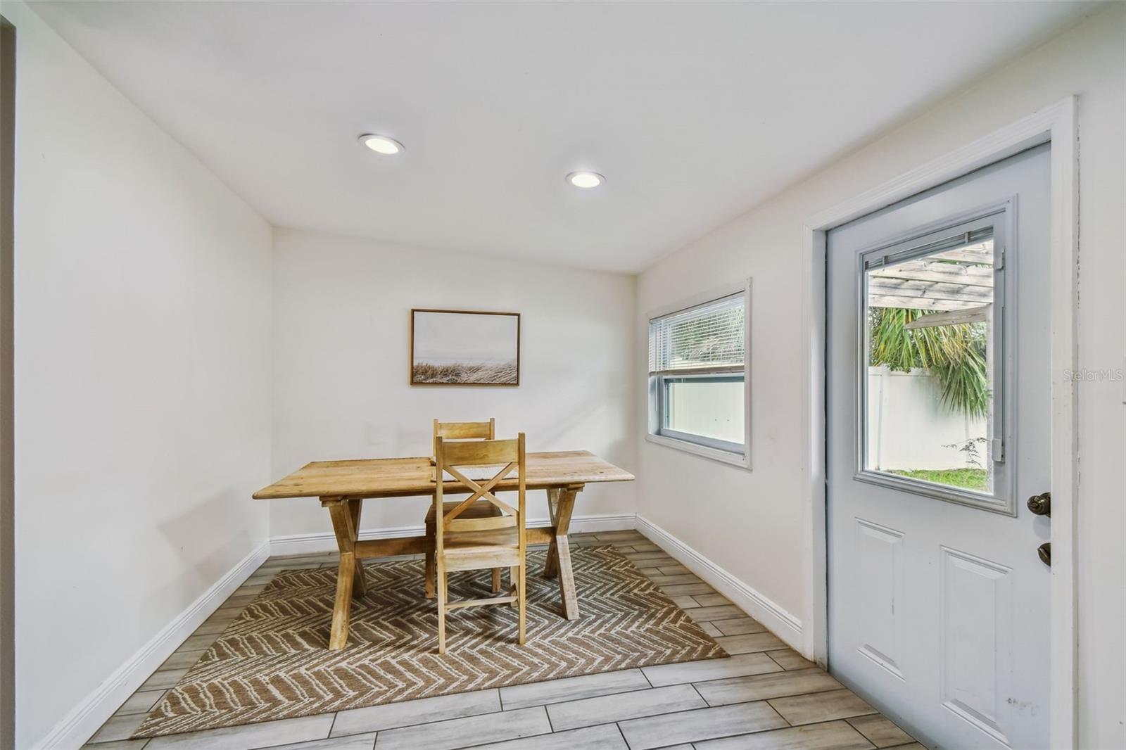 Image 20 of 21 For 4722 Bay Avenue