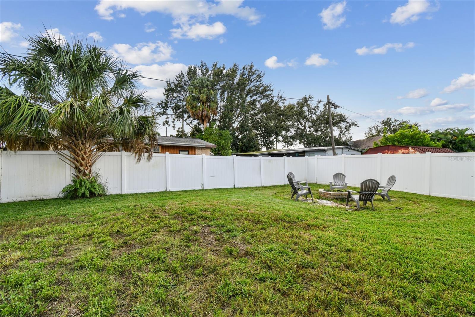 Image 3 of 21 For 4722 Bay Avenue